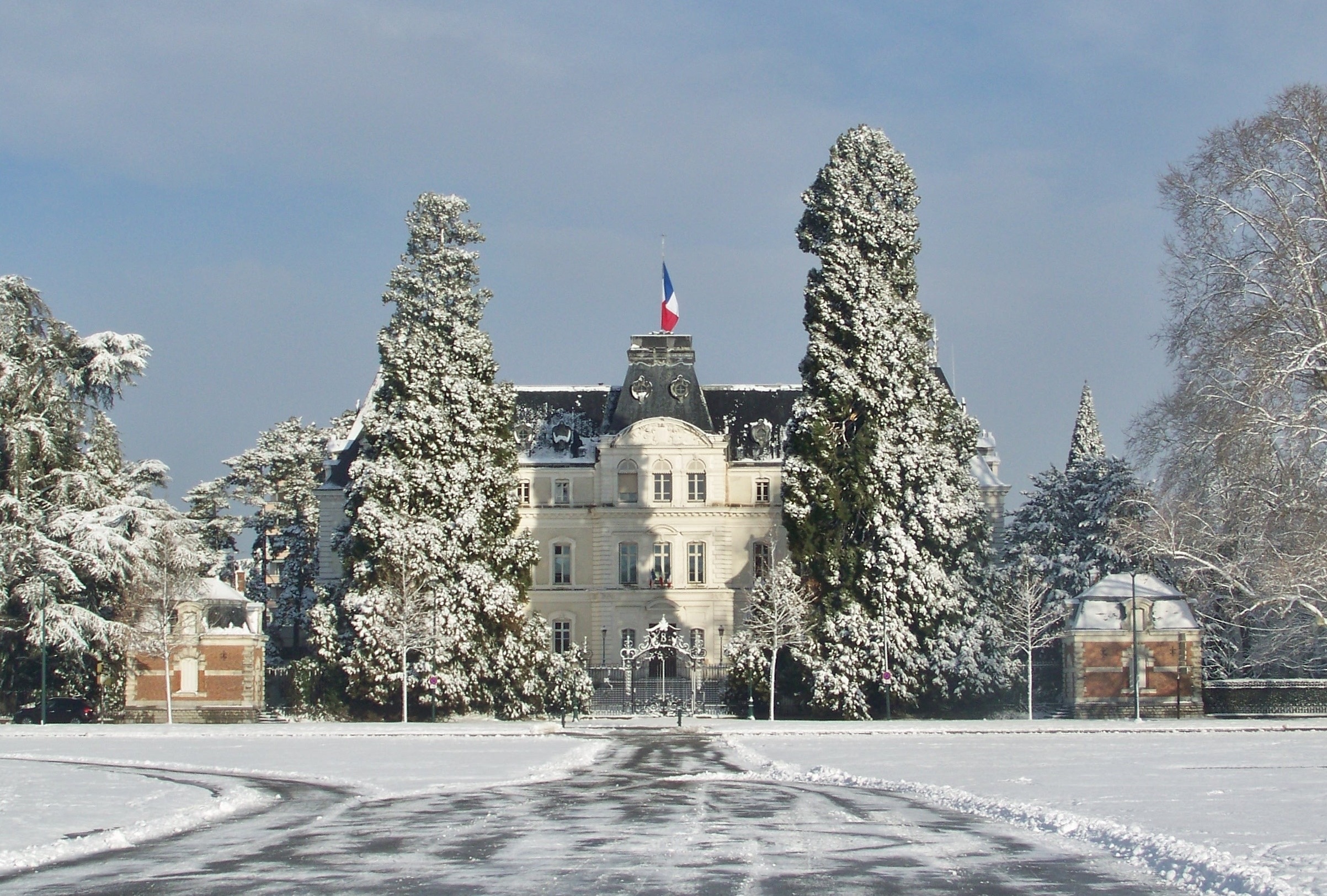 Annecy town hub